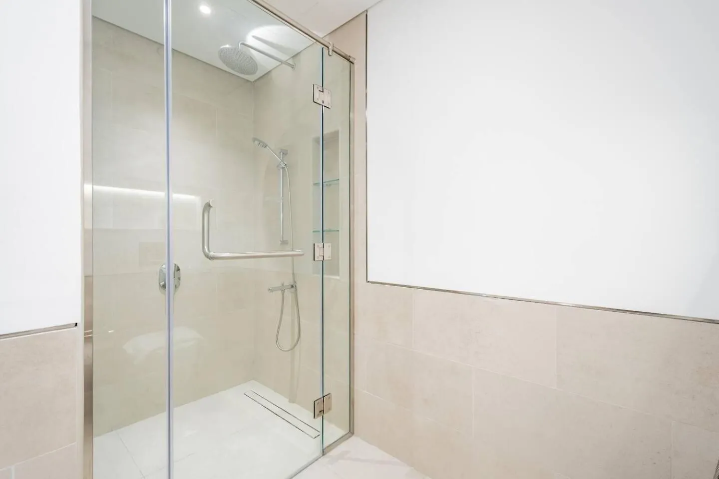 Asayel Apartments Dubaj